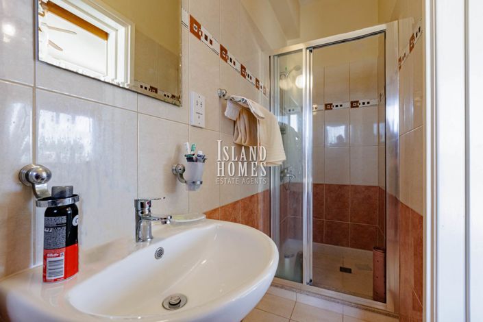 Image No.29-3 Bed Villa / Detached for sale