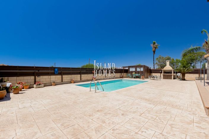 Image No.30-3 Bed Villa / Detached for sale