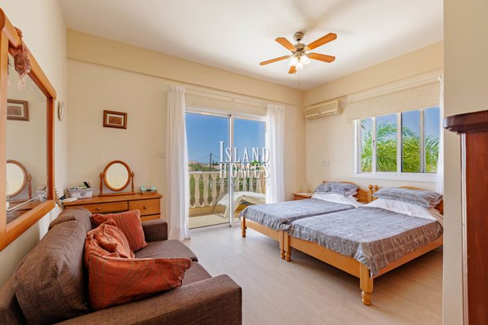 Image No.32-3 Bed Villa / Detached for sale