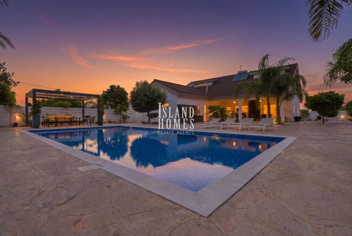 Image No.8-4 Bed Villa for sale