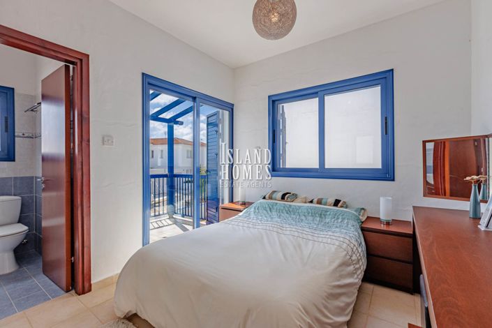 Image No.20-3 Bed Villa for sale