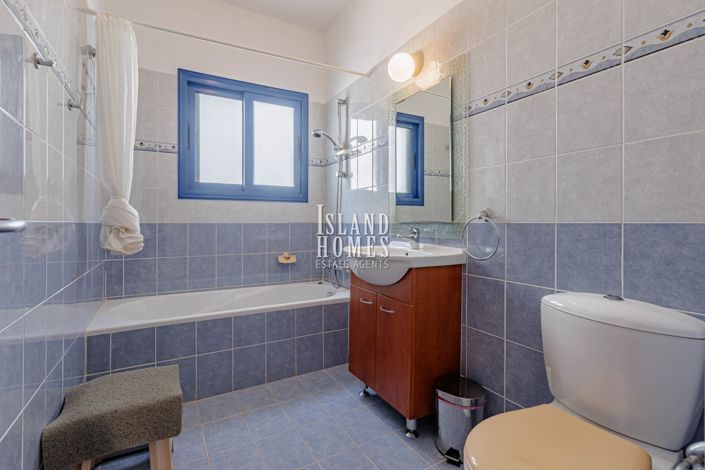 Image No.32-3 Bed Villa for sale