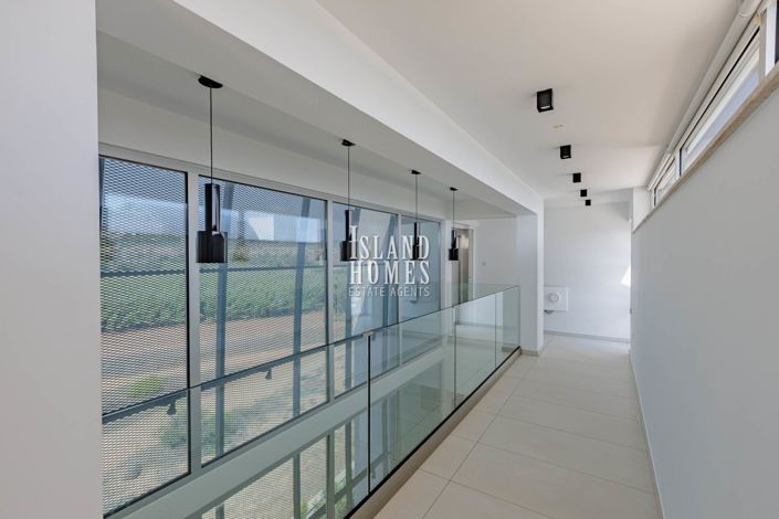Image No.42-6 Bed Villa for sale