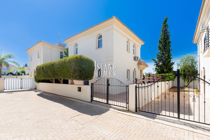 Image No.31-2 Bed Villa for sale