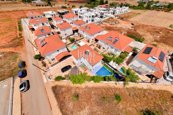 Image No.30-3 Bed Villa for sale