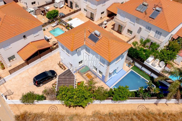 Image No.7-3 Bed Villa for sale