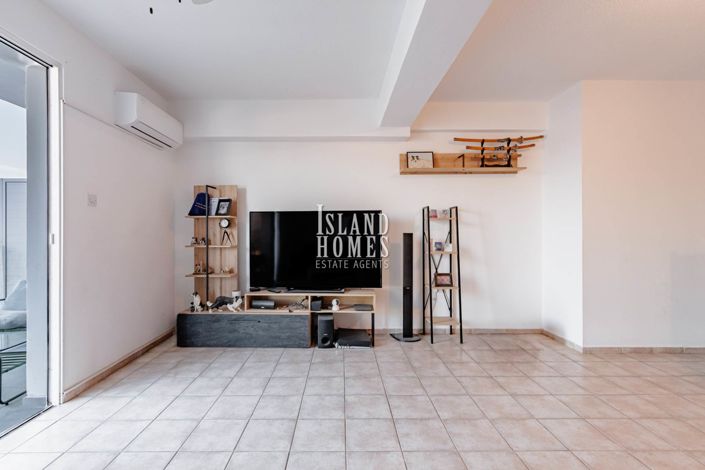 Image No.8-Appartement de 3 chambres à vendre à Deryneia