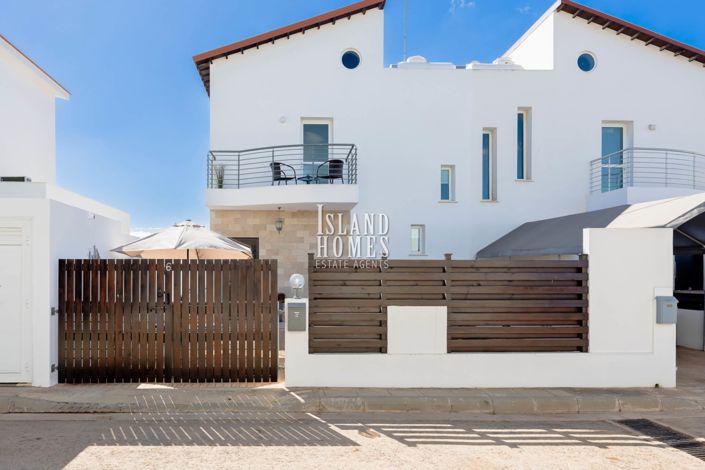 Image No.15-2 Bed Semi-Detached for sale