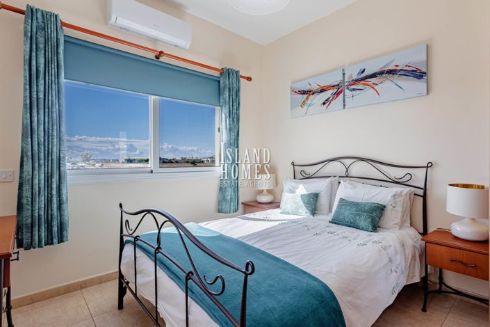 Image No.23-2 Bed Semi-Detached for sale