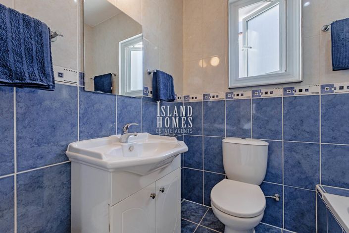 Image No.24-2 Bed Semi-Detached for sale