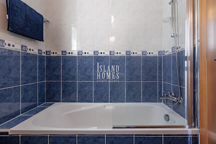 Image No.25-2 Bed Semi-Detached for sale