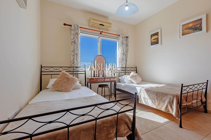 Image No.26-2 Bed Semi-Detached for sale