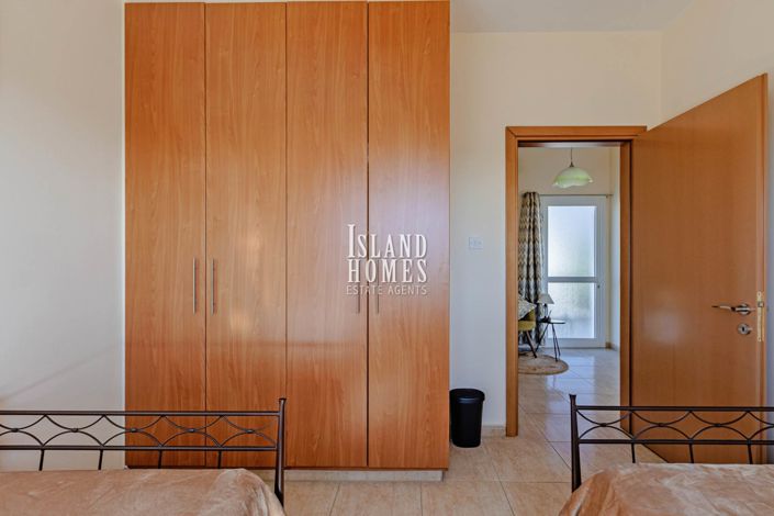 Image No.28-2 Bed Semi-Detached for sale