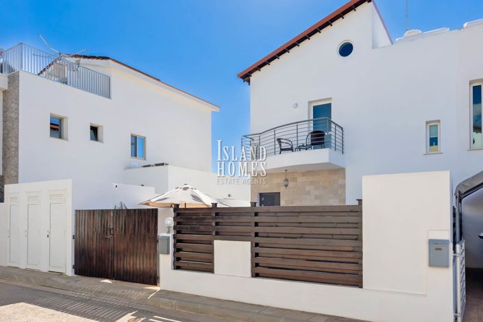 Image No.30-2 Bed Semi-Detached for sale