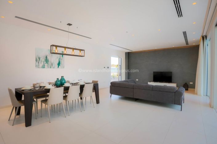 Image No.12-4 Bed Villa for sale