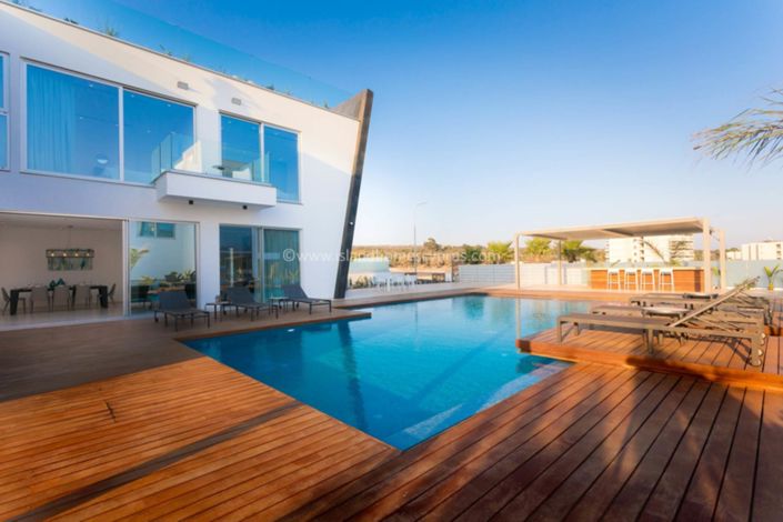 Image No.22-4 Bed Villa for sale