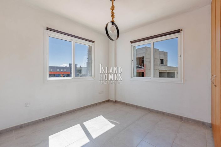 Image No.19-2 Bed Apartment for sale