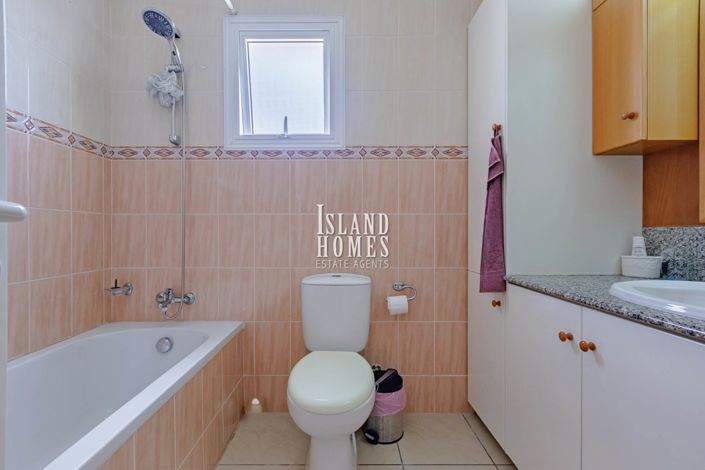 Image No.18-3 Bed Apartment for sale