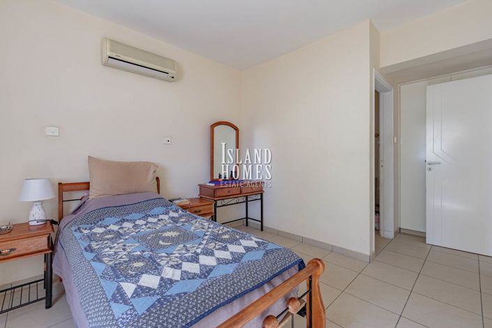 Image No.22-3 Bed Apartment for sale