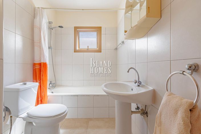 Image No.20-2 Bed Apartment for sale