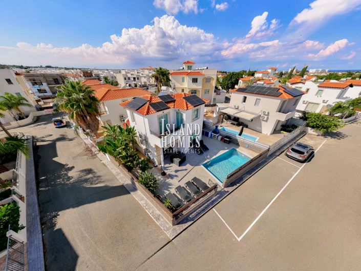 Image No.16-2 Bed Villa / Detached for sale