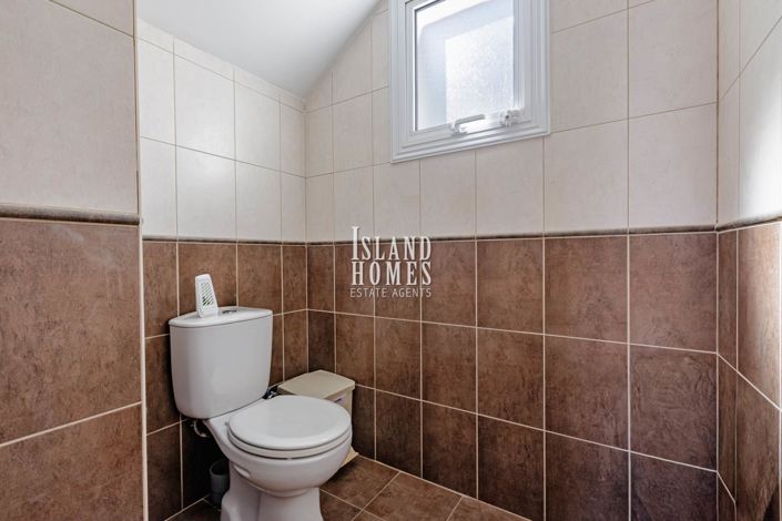 Image No.18-2 Bed Villa / Detached for sale
