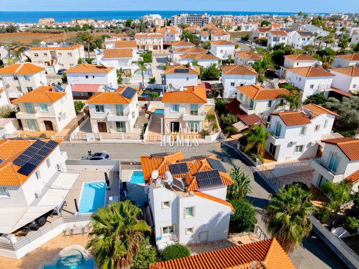 Image No.4-2 Bed Villa / Detached for sale