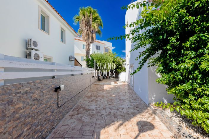 Image No.32-2 Bed Villa / Detached for sale