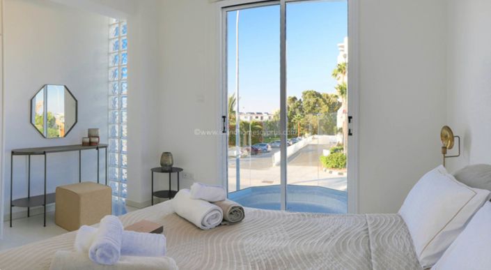 Image No.17-3 Bed Villa for sale