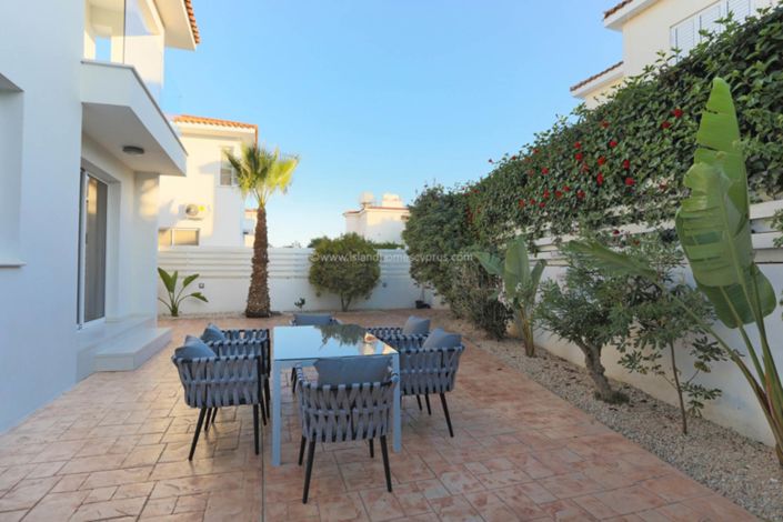 Image No.22-3 Bed Villa for sale