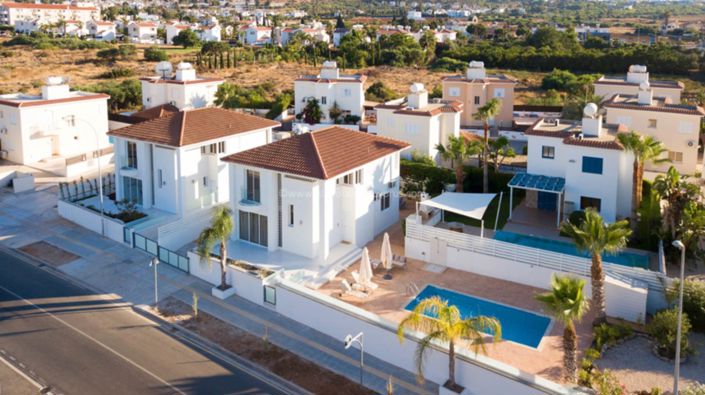 Image No.7-3 Bed Villa for sale