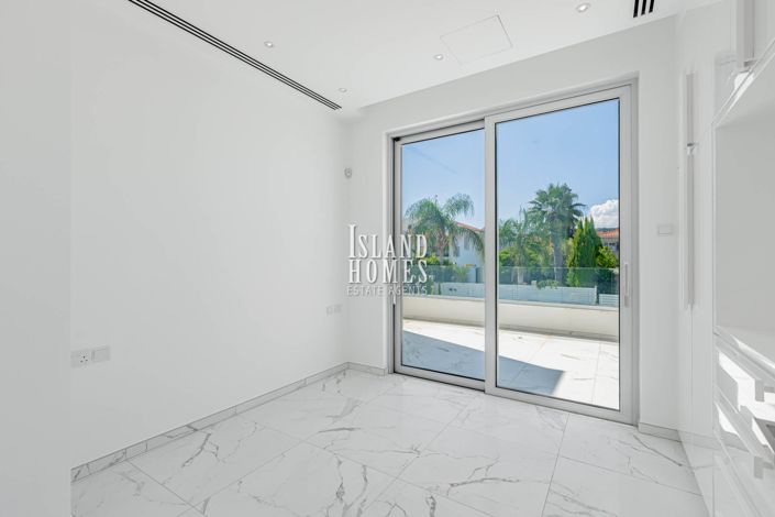 Image No.36-5 Bed Villa for sale