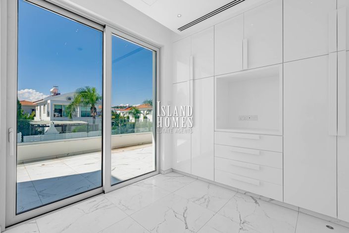 Image No.37-5 Bed Villa for sale