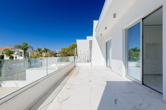 Image No.42-5 Bed Villa for sale