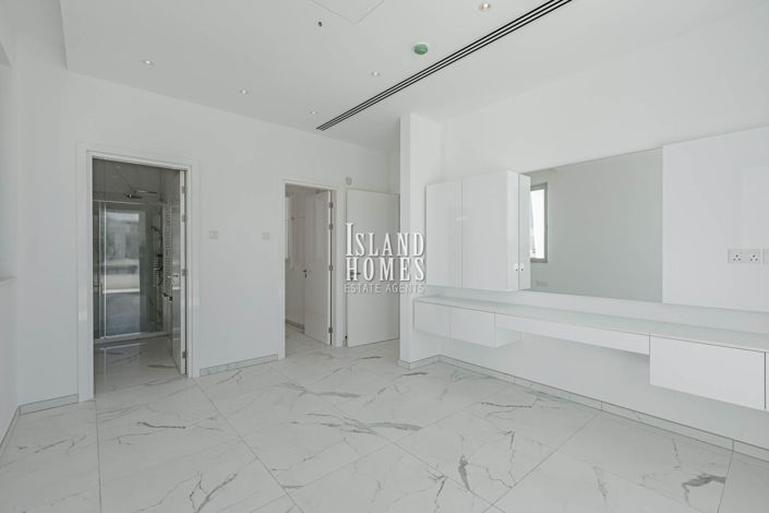 Image No.45-5 Bed Villa for sale
