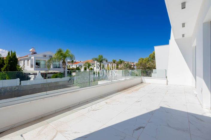 Image No.48-5 Bed Villa for sale