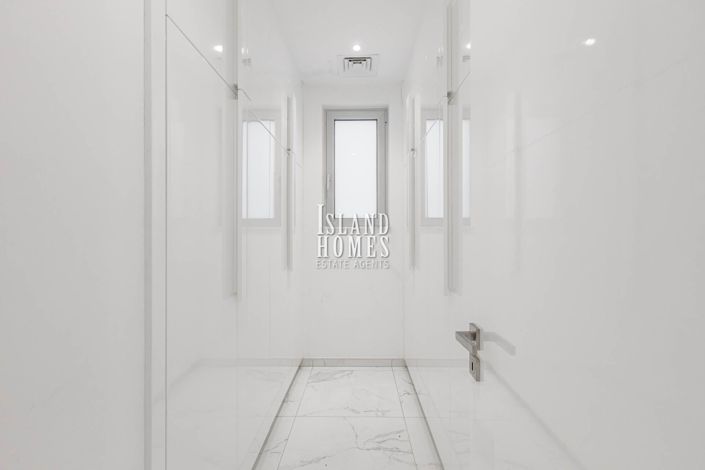 Image No.24-5 Bed Villa / Detached for sale