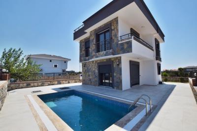 4 Bed Villa / Detached for sale