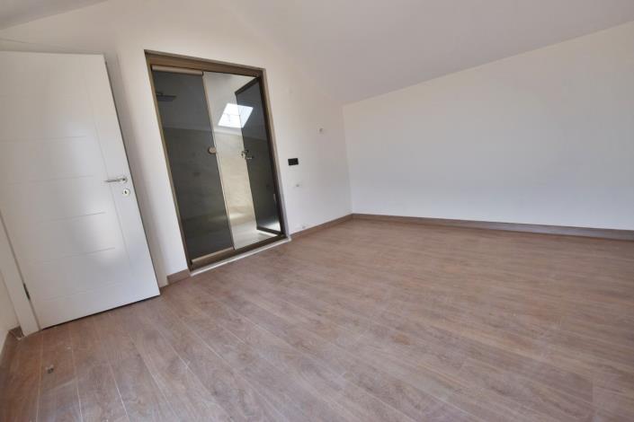 Image No.30-4 Bed Villa / Detached for sale