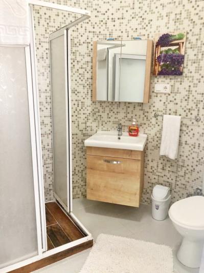 Image No.16-6 Bed House for sale