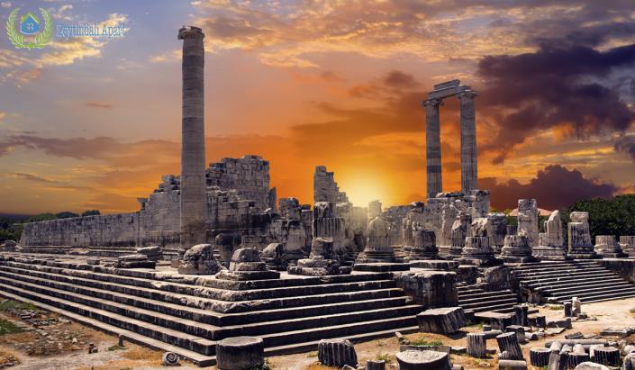 Image No.34-5 Bed Villa / Detached for sale