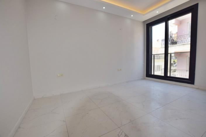 Image No.12-3 Bed Duplex for sale