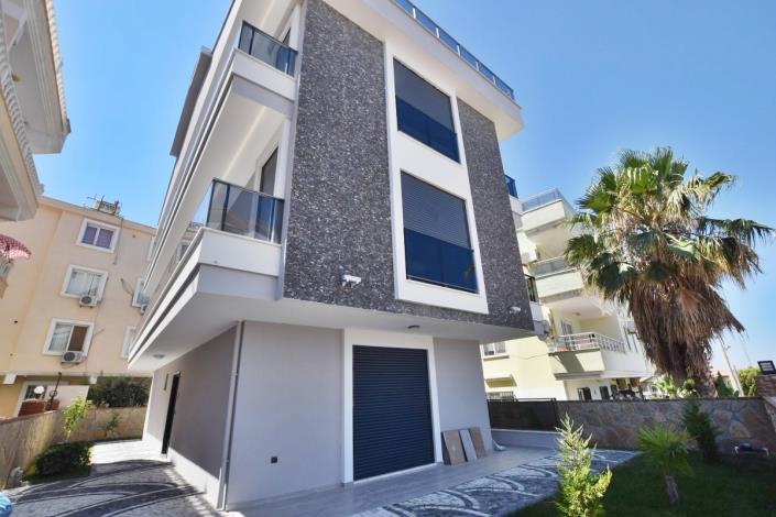 Image No.2-4 Bed Villa / Detached for sale