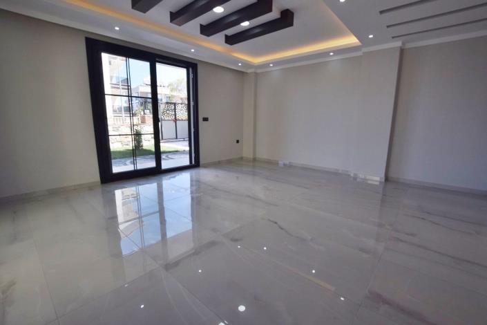 Image No.8-4 Bed Villa / Detached for sale