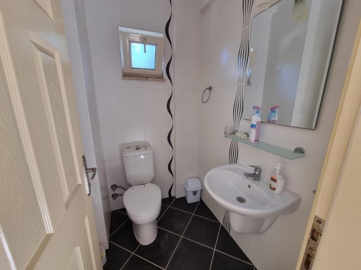 Image No.16-3 Bed Villa / Detached for sale