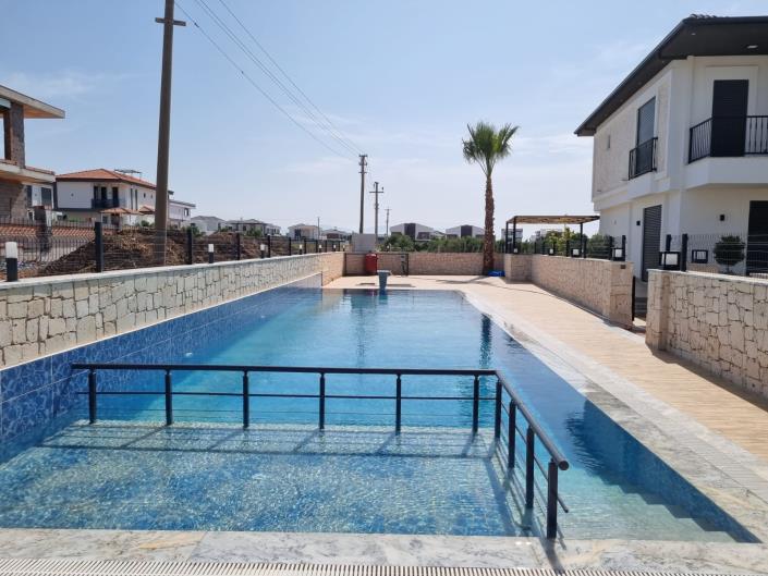 Image No.10-3 Bed Villa / Detached for sale