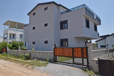 4 Bed Villa for sale