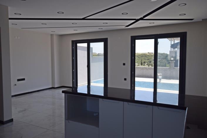 Image No.8-4 Bed Villa for sale