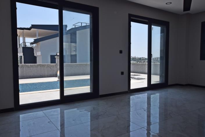 Image No.19-4 Bed Villa for sale