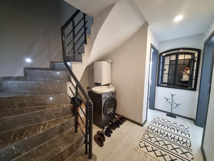 Image No.7-3 Bed Duplex for sale